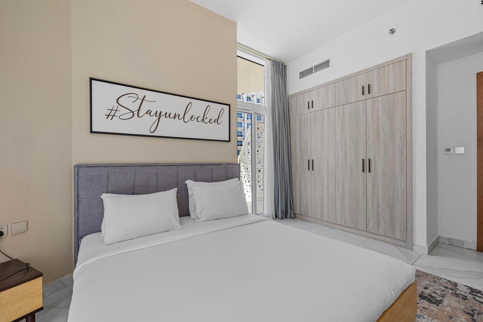 Unlock Waters Edge Apartment Dubai Luaran gambar
