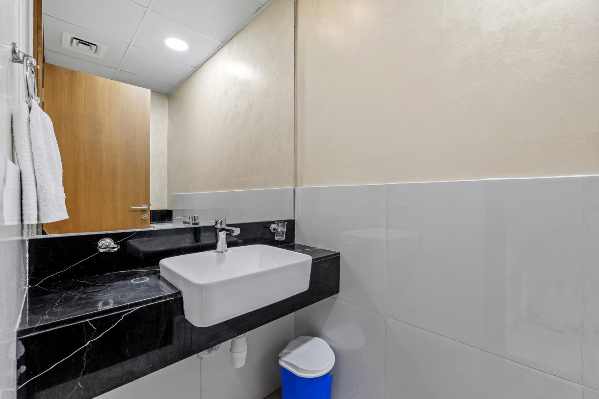 Unlock Waters Edge Apartment Dubai Luaran gambar