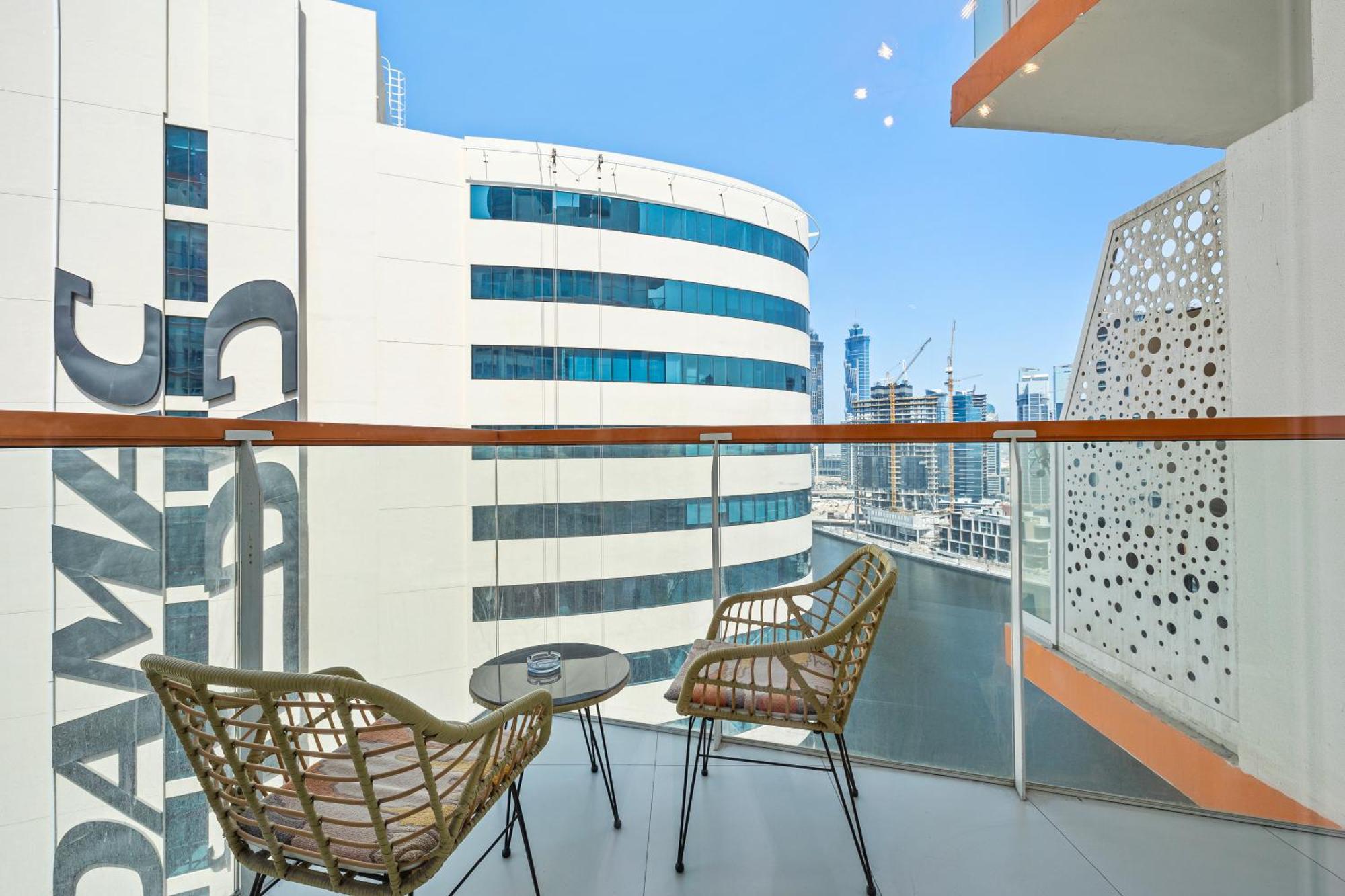 Unlock Waters Edge Apartment Dubai Luaran gambar